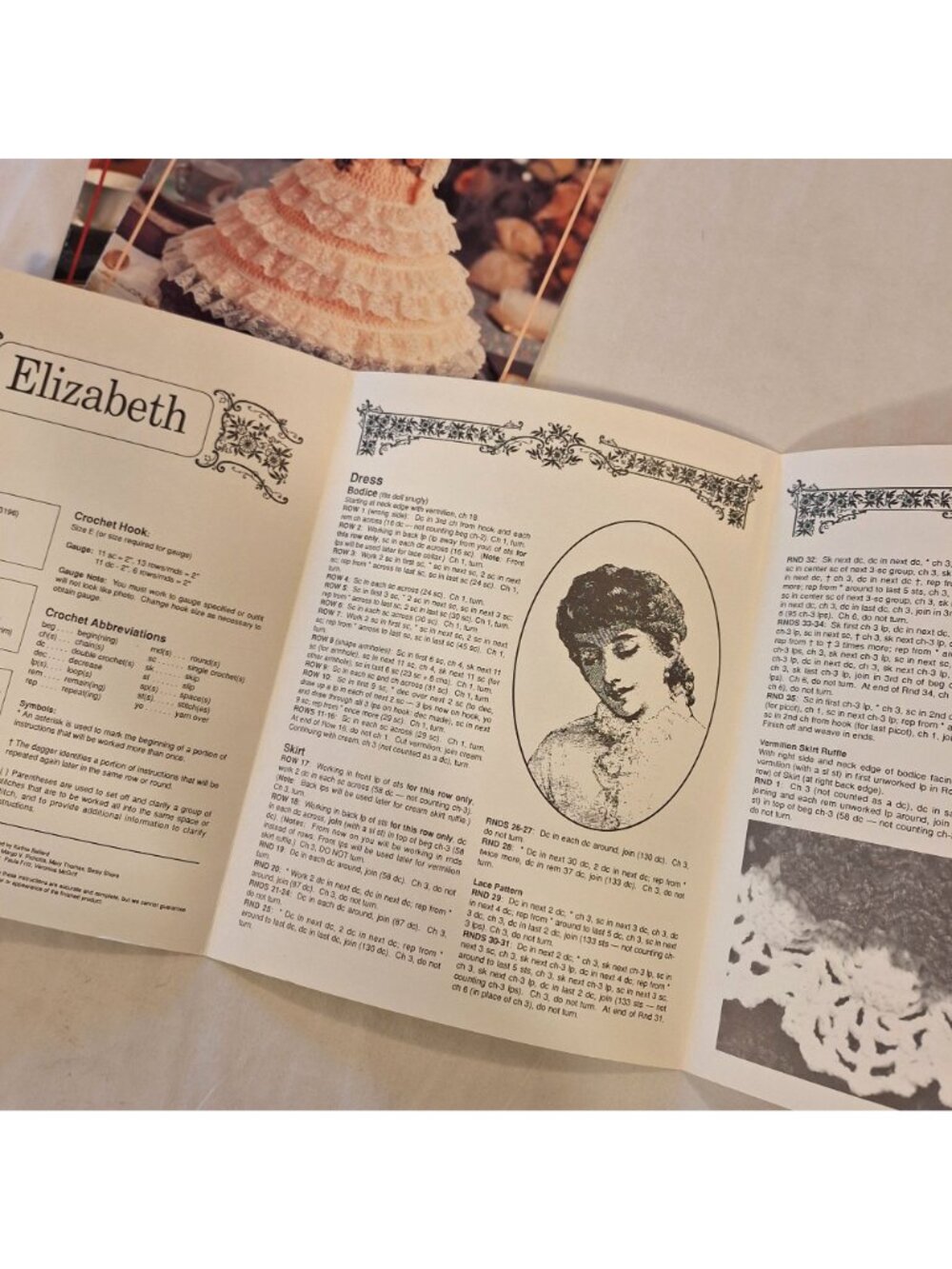American Heritage Dolls Crochet Ladies Colonial Old South Elizabeth Pattern Book - Picture 4 of 6